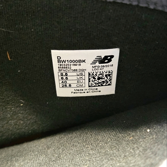 New Balance Women's Black Winter Boots - Picture 5 of 6